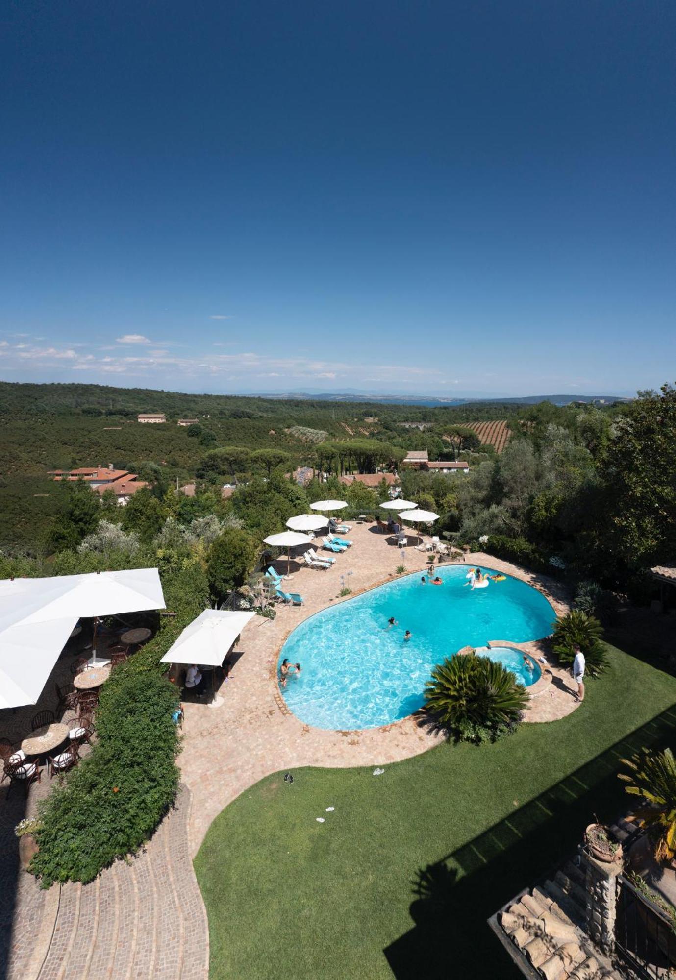 Villa Clodia Relais Manziana Экстерьер фото